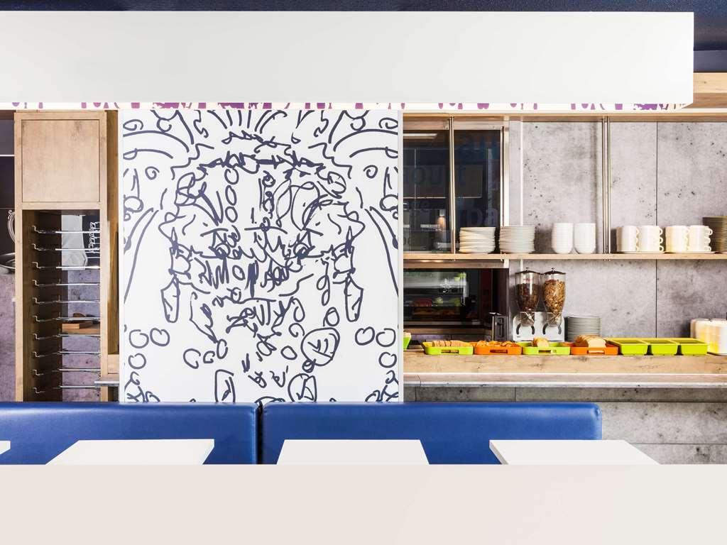 Ibis Budget Nantes Nord Saint Herblain Restaurant foto